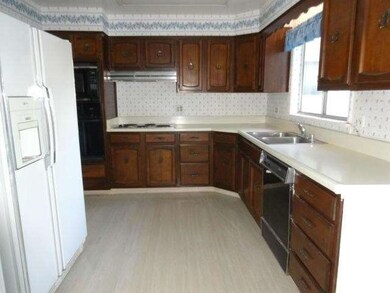 Eat-in kitchen (eat-in area not shown). Refrigerat
