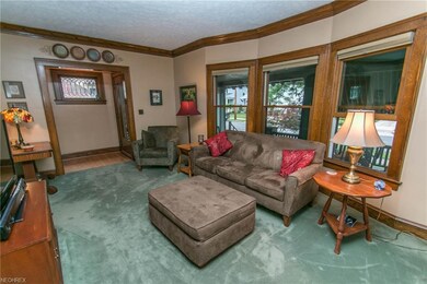 Beautiful Natural wood detail in living room