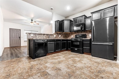 4501 Wagner Lake Dr, Yukon, OK 73099 - photo 6