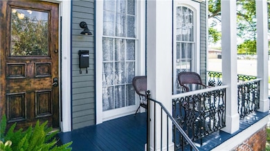 1630 Robert C Blakes Sr Dr, New Orleans, LA 70130 - photo 3