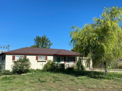 1405 S Adams St, Hugoton, KS 67951 - photo 2