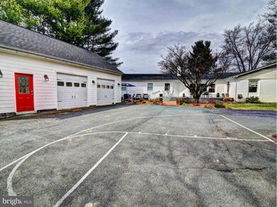 201 Ken Culbert Ln, Purcellville, VA 20132 - photo 2