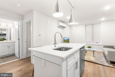 214 Vine St unit 202, Philadelphia, PA 19106 - photo 5