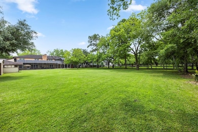 405 Clearview Ave, Friendswood, TX 77546 - photo 2