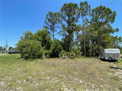 423 Broadmoor St, Lehigh Acres, FL 33974 - photo 3