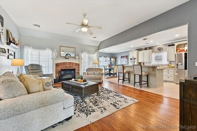 8927 E 62nd Ct, Tulsa, OK 74133 - photo 6