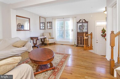 8532 Pine Meadows Dr, Odenton, MD 21113 - photo 5