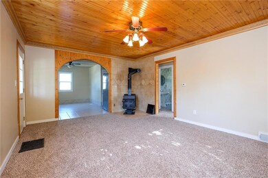 2922 E Madison Ave, Des Moines, IA 50317 - photo 5