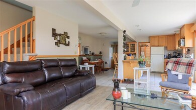 105 Conleys Grove Rd, Derry, NH 03038 - photo 4