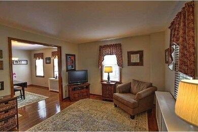 111 W Circular Ave, Paoli, PA 19301 - photo 3