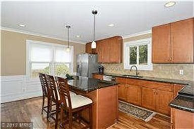 2208 Boxwood Dr, Falls Church, VA 22043 - photo 3