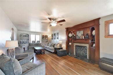 Formal Living Room/Built In Bookcases/Wood Trim Fi