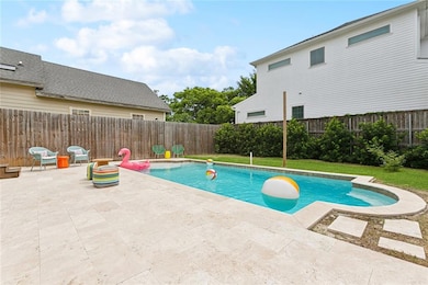 2609 General Pershing St, New Orleans, LA 70115 - photo 3