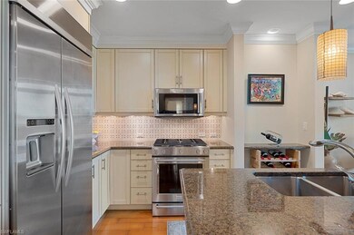 Spacious Kitchen w/beautiful cabinetry and SS appliances