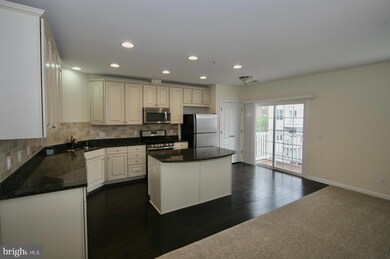15256 Torbay Way unit 150, Woodbridge, VA 22191 - photo 2