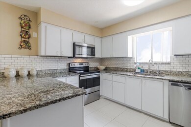 4030 Cortez Dr unit C, Tampa, FL 33614 - photo 4