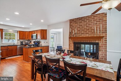 10803 Mccomas Ct, Kensington, MD 20895 - photo 6