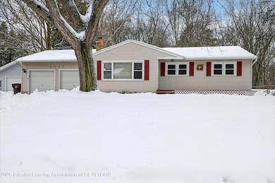 4092 N Pine Dell Dr, Lansing, MI 48911 - photo 3