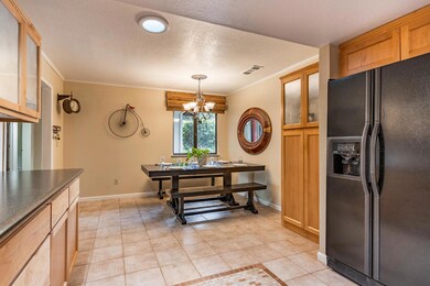 22 Kitchen_Dining
