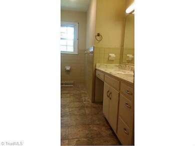 1821 Oak Dr, Asheboro, NC 27205 - photo 7