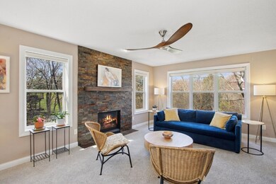 1648 Red Oak Dr, Coralville, IA 52241 - photo 3