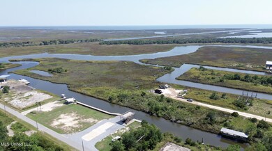 652 E Gulf Rd, Bay Saint Louis, MS 39520 - photo 4