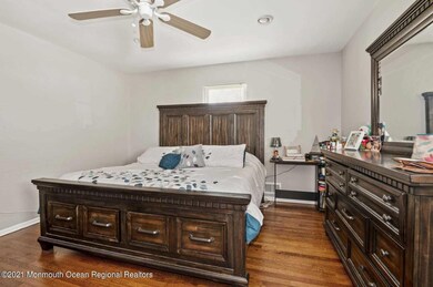 MASTER BEDROOOM