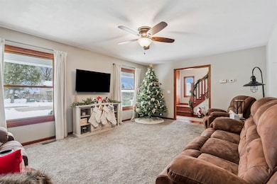 609 7th Ave SW, Cascade, IA 52033 - photo 7