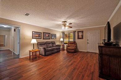 1019 Oak Ridge Dr, Denison, TX 75020 - photo 5