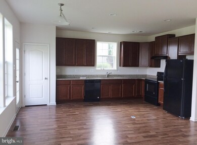 85 Creekwood Dr, Greencastle, PA 17225 - photo 5