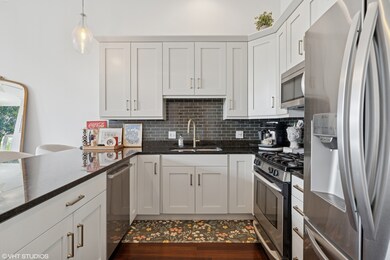 2549 N Southport Ave unit 3, Chicago, IL 60614 - photo 7