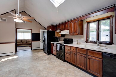 3 Lorraine St, Hudson, NH 03051 - photo 6