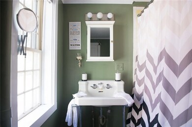 134 Spring St unit 2, Newport, RI 02840 - photo 3