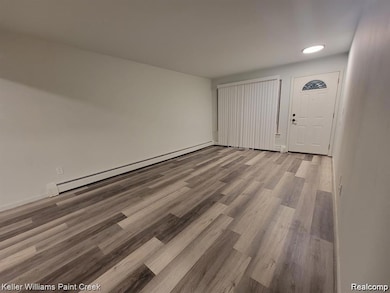 30468 Krauter St unit 6, Garden City, MI 48135 - photo 2