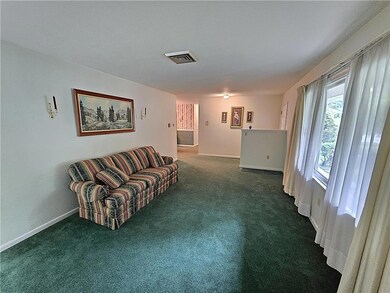 294 Flagstone Dr, Bethlehem, PA 18017 - photo 4