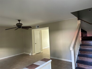 1403 Blalock Rd unit 16, Houston, TX 77055 - photo 2