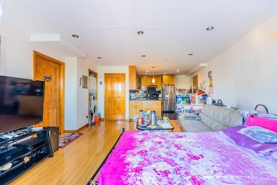 32-26 Union St unit 6C, Flushing, NY 11354 - photo 6