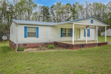 3996 Dunbar Bridge Rd, Asheboro, NC 27205 - photo 2