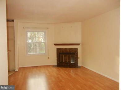 3070 Winter Pine Ct, Fairfax, VA 22031 - photo 7