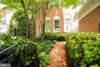 9479 Turnberry Dr, Potomac, MD 20854 - photo 2