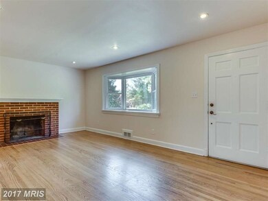 6100 Knollwood Dr, Falls Church, VA 22041 - photo 3