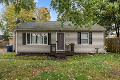 144 Hoxsie Ave, Warwick, RI 02889 - photo 2