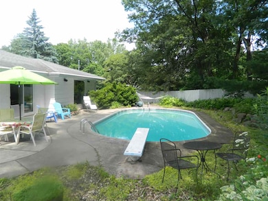 2407 Lisa Ln, Fitchburg, WI 53711 - photo 2