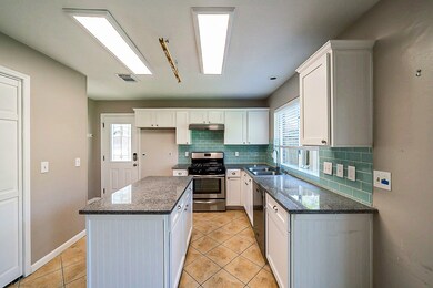 4004 Ashwood Dr, Pearland, TX 77584 - photo 4