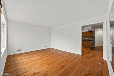 183 Strawberry Hill Ave, Woodbridge, NJ 07095 - photo 5