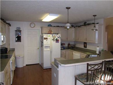 7404 Apple Mill Dr, Louisville, KY 40228 - photo 5