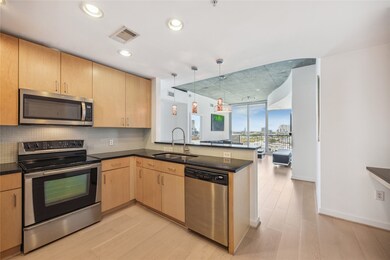 Recessed lighting, granite countertops, stainless