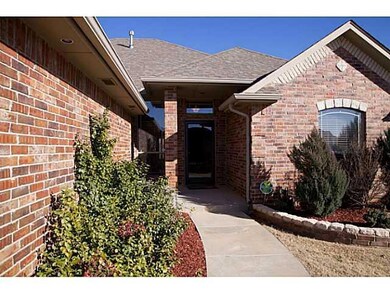 1104 Lanie Ln, Moore, OK 73160 - photo 3