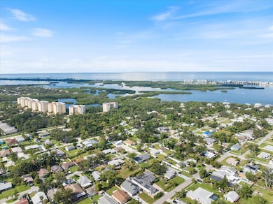 8915 Vamo Rd, Sarasota, FL 34231 - photo 6