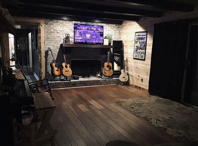 126 Hillcrest Dr, Linden, TN 37096 - photo 4